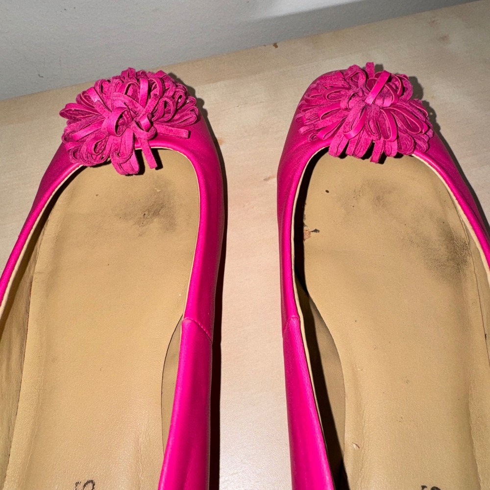 Talbots Hot Pink Leather Ballet Flats Pom Pom Detail Womens 8.5M Fuchsia Shoes - Picture 6 of 16